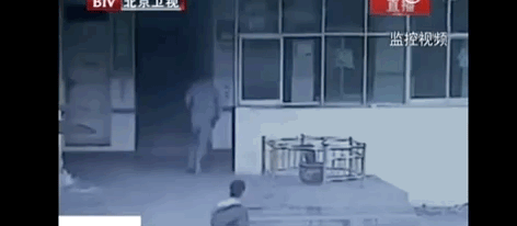 她花1万雇流氓xx女室友，结果反转太爽，引起极度舒适！